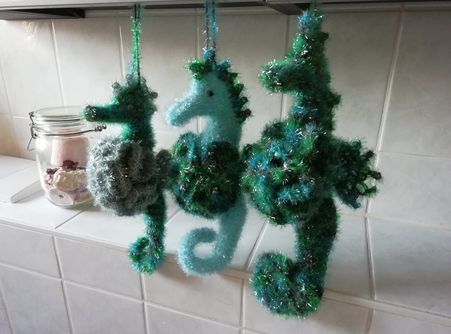 Seahorse bath sponge, shower pompom, DIY crochet pattern in German, instant download