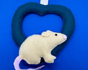 Bramble- Siamese Rat- Cream rat- rat on a heart