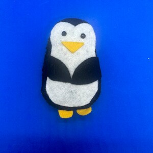 Penguin  Magnet- Penguin felt decorations- penguin fridge magnet- present for penguin lovers
