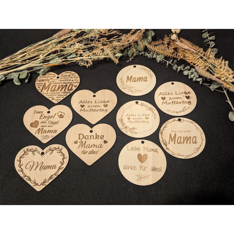 Muttertagsanhänger Anhänger aus Holz zum Muttertag Nachhaltiges Geschenk aus Holz Lasergravur Mama Bild 1