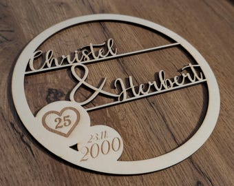 Personalisierter Geschenkkranz zur silbernen Hochzeit aus Holz - Holzring nachhaltiges Geschenk - Silberhochzeit 25 Jahre