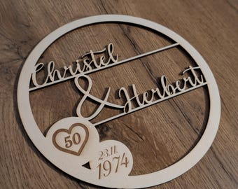 Personalisierter Geschenkkranz zur goldenen Hochzeit aus Holz - Holzring nachhaltiges Geschenk - Goldhochzeit 50 Jahre