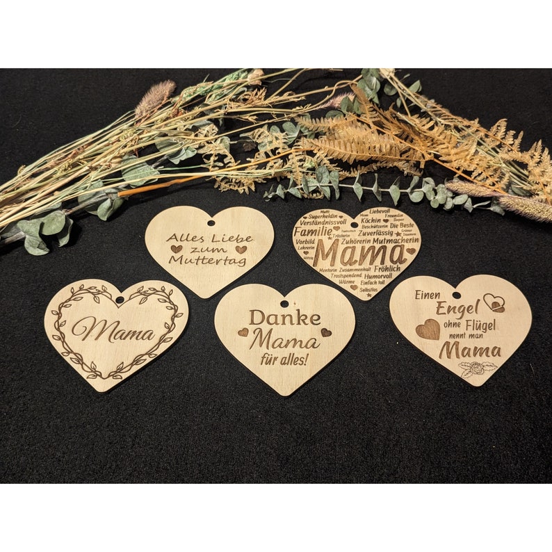 Muttertagsanhänger Anhänger aus Holz zum Muttertag Nachhaltiges Geschenk aus Holz Lasergravur Mama Bild 3