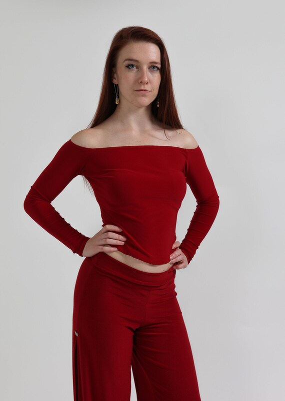 Red crop top and pants set 2025
