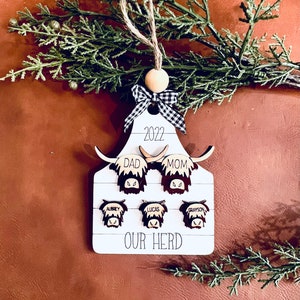 Unser Herdenfamilie Ornament. Familien ornament. Individuelles Ornament. Großer Familienanhänger. Winter ornament. Heiße Schokolade