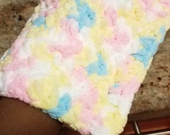 Crochet Dust Mitt – Eco-Friendly Reusable Cleaning Glove