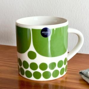 Tasse du dimanche Arabie Finlande vintage Vert Desingn céramique par Birger Kaipiainen inutilisé Plusieurs disponibles