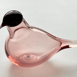 Oiva Toikka Chiffchaff (Tiltti) Glass Bird Pink Art Glass Bird by Iittala Nuutajärvi Finland