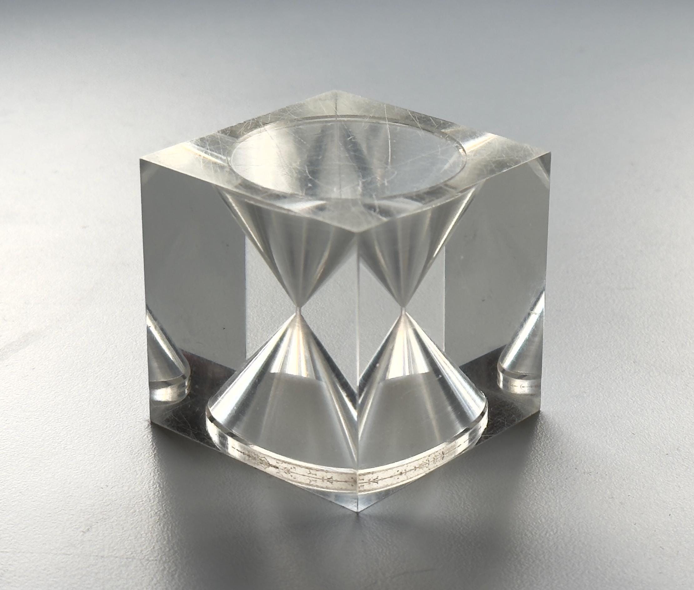 Tapio Wirkkalaのような 砂時計