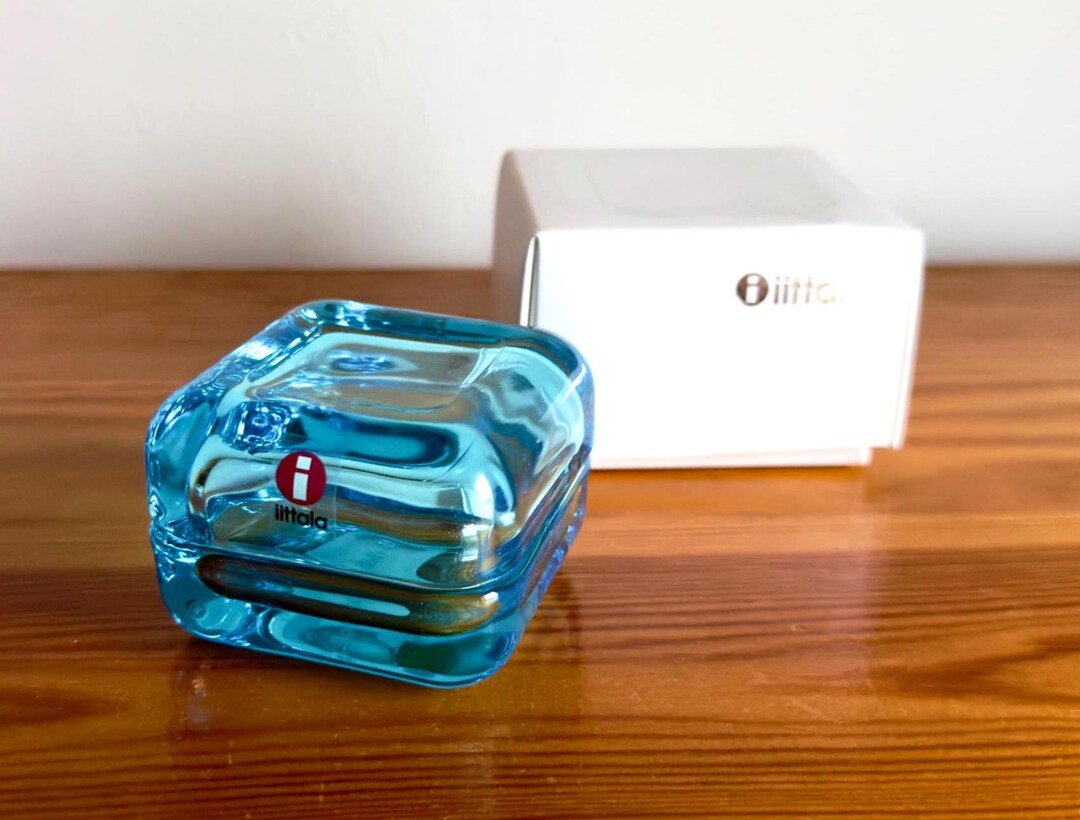 Iittala Finland Vitriini Small Jewelry Glass Box Light Blue