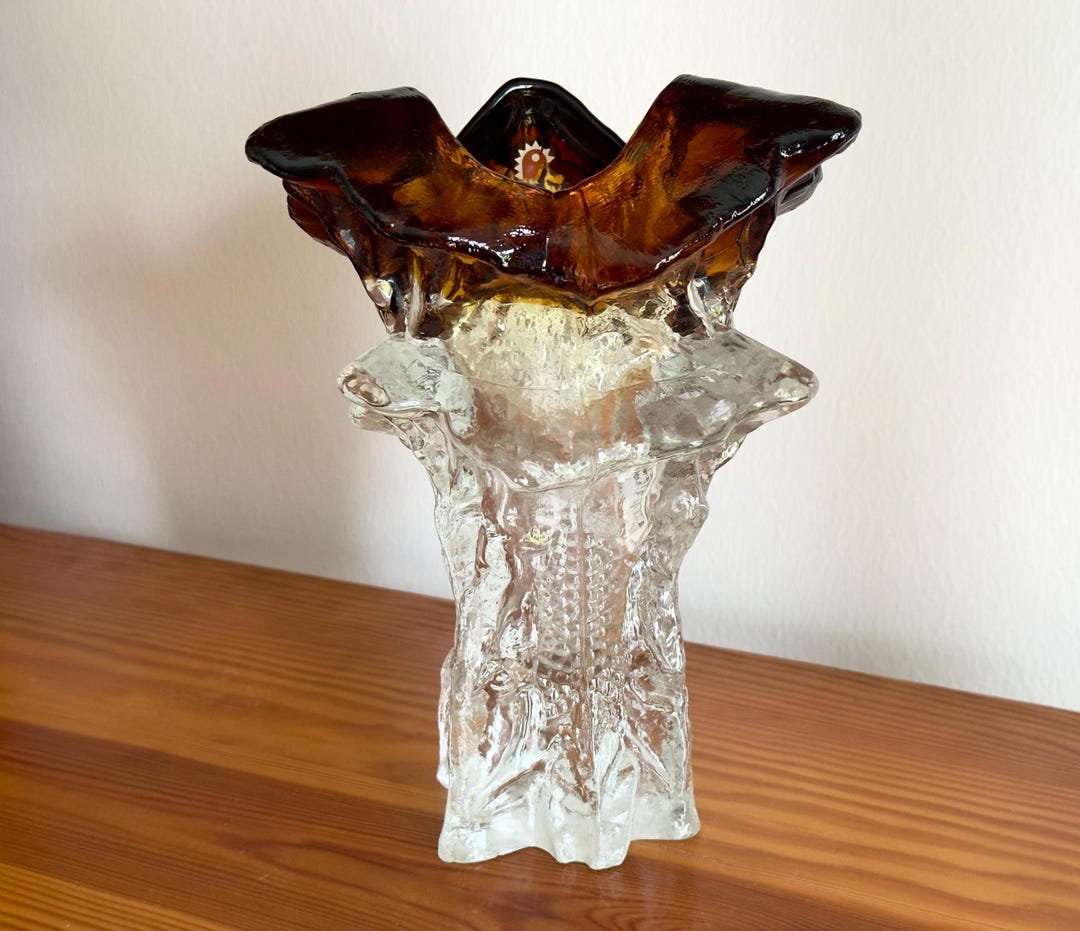 Humppila Centerpiece Vase in the Vegetable Garden (kasvimaalla ...