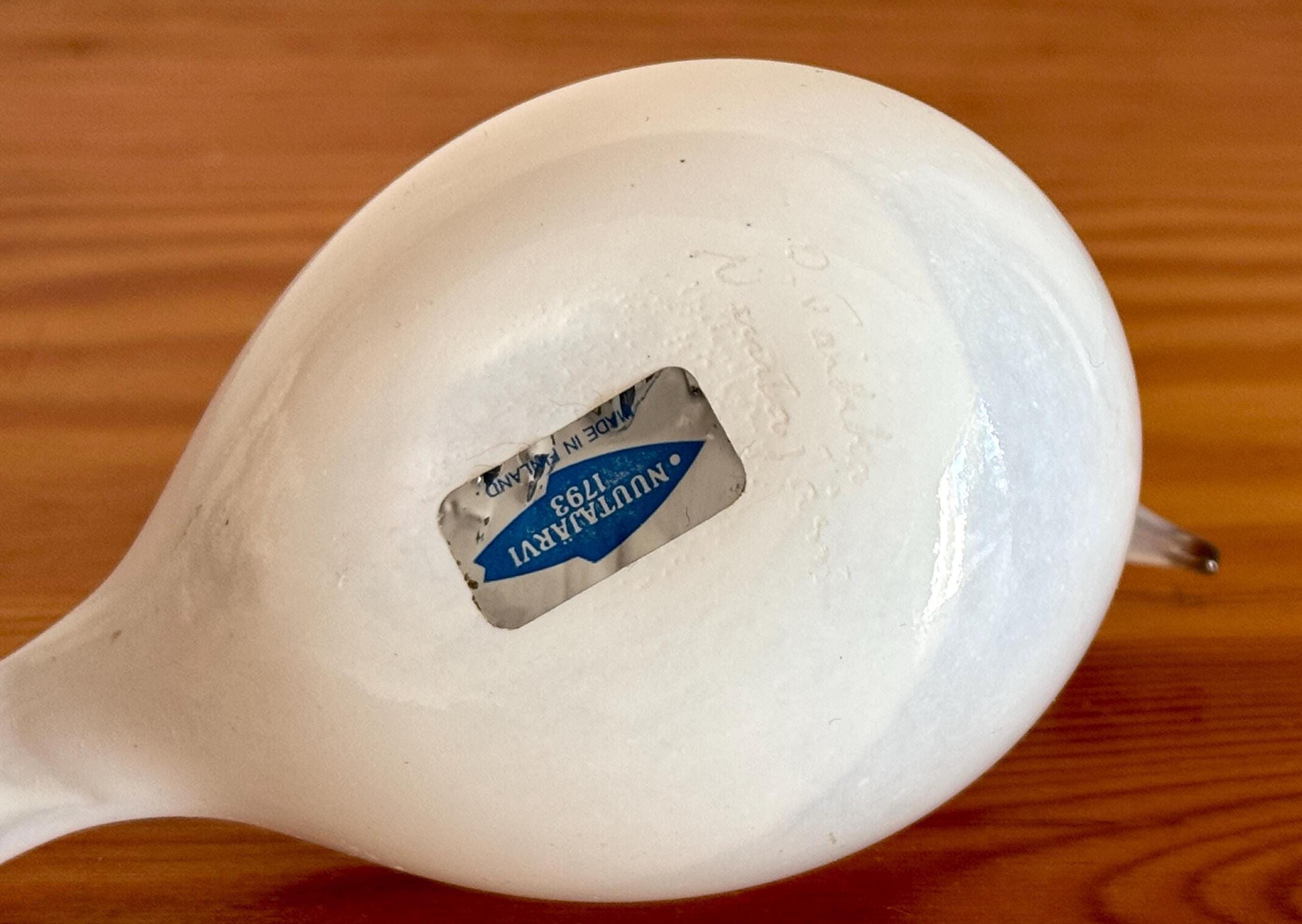 Oiva Toikka Snow Bunting (pulmunen) Glass Bird Opal White Design