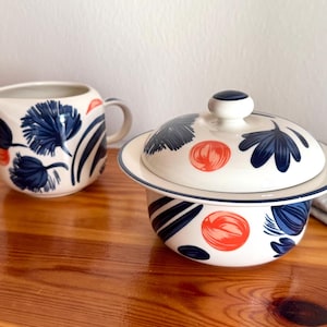 Arabia Finland Arctica Nova Sugar Bowl With Lid and Creamer Rare Vintage Design Ceramics Set by Dorrit von Fieandt