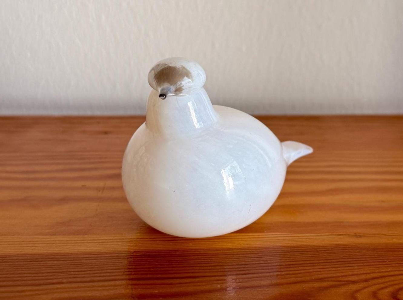 Oiva Toikka Snow Bunting (pulmunen) Glass Bird Opal White Design
