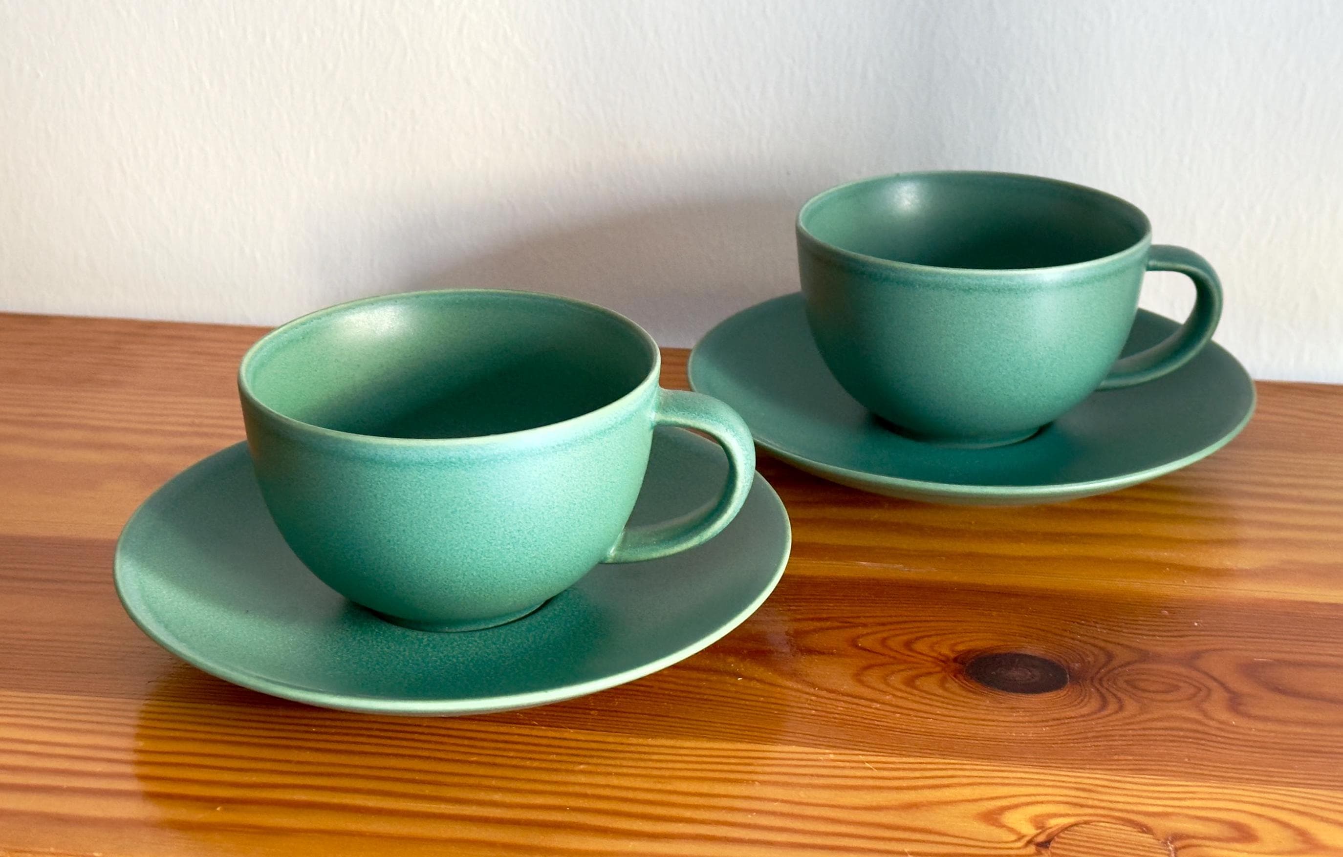 Arabia Finland 24h グリーン皿　24cm Arabia 24h Green Teacup, Second-hand | Astialiisa Online