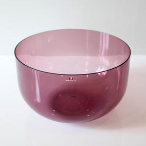 Iittala Finland Grand bol de service lilas i-Glass design vintage des années 1970 en verre par Timo Sarpaneva
