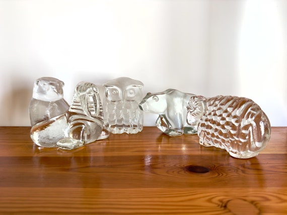 「岩に凝っとする沢蟹」　置物　ペーパーウェイト　パートドヴェール 岩に凝っとする沢蟹」 置物 ペーパーウェイト パートドヴェール - メルカリ