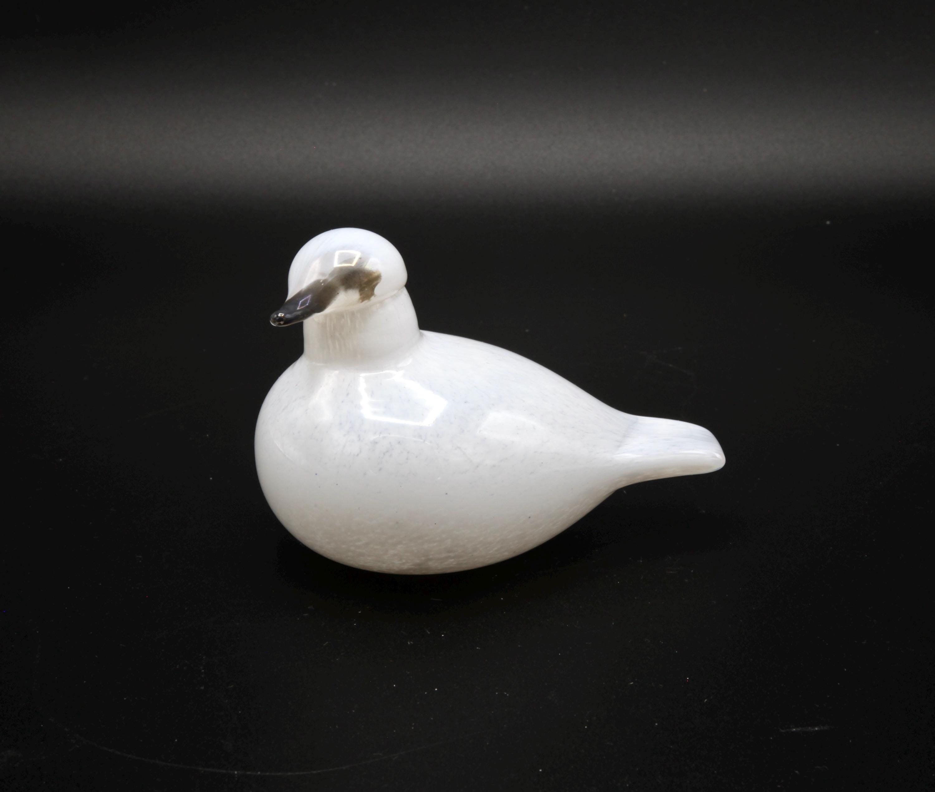 Oiva Toikka Snow Bunting (pulmunen) Opal White Art Glass
