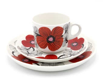 Juego de 3 tazas de café Isokukka con platillo y plato de postre Arabia Finland Vintage de Esteri Tomula Finland