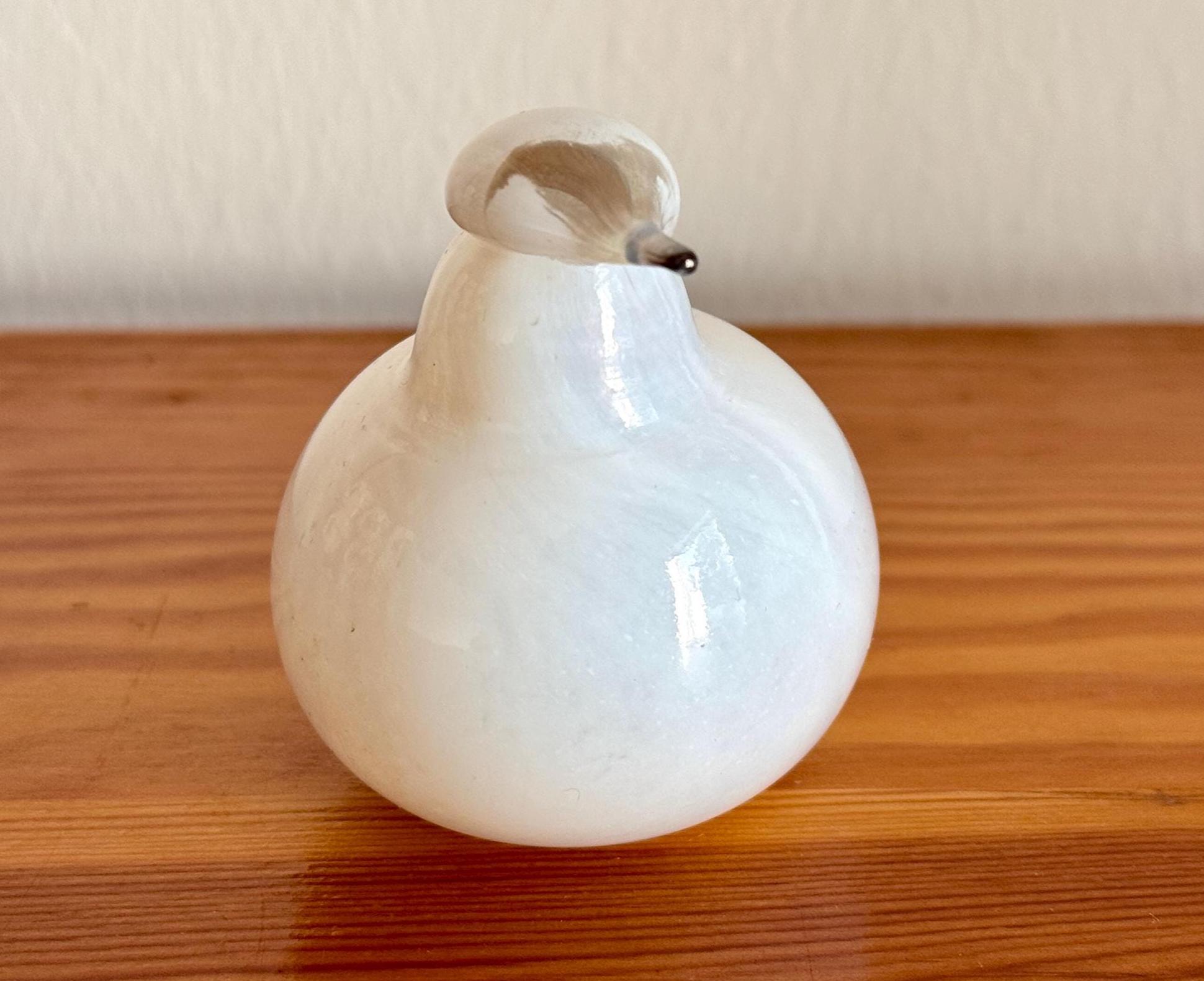 Nuutajärvi oiva toikka  Bunting Oiva Toikka Snow Bunting (pulmunen) Opal White Art Glass