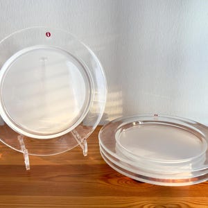 Iittala Finland, Service Marcel de Quatre Assiettes à Dessert Très Rares en Verre Transparent et Dépoli par Timo Sarpaneva