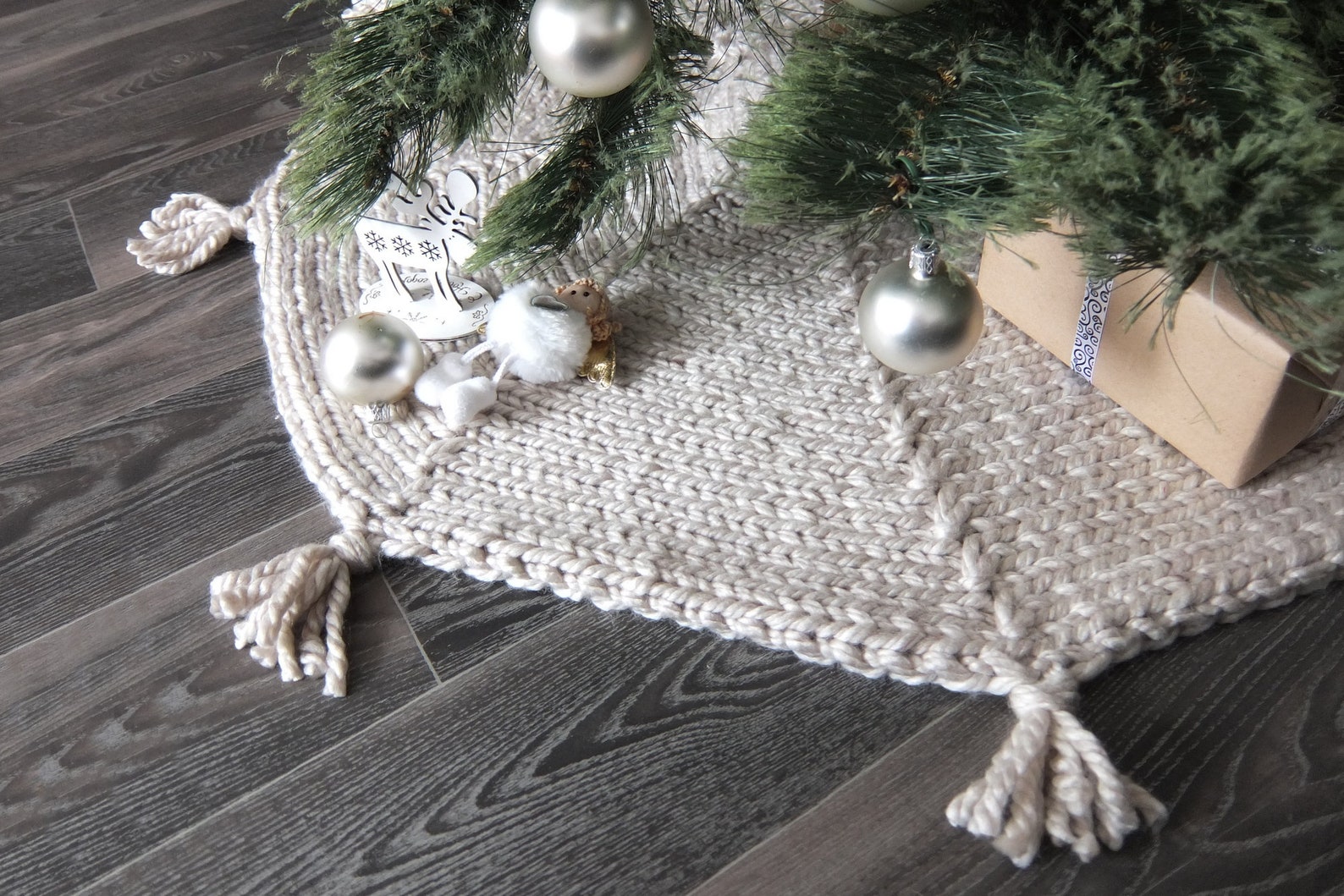 Christmas tree skirt Chunky tree skirt White silver retro Etsy