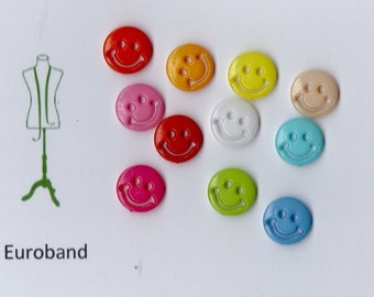 5 children's buttons, smiley