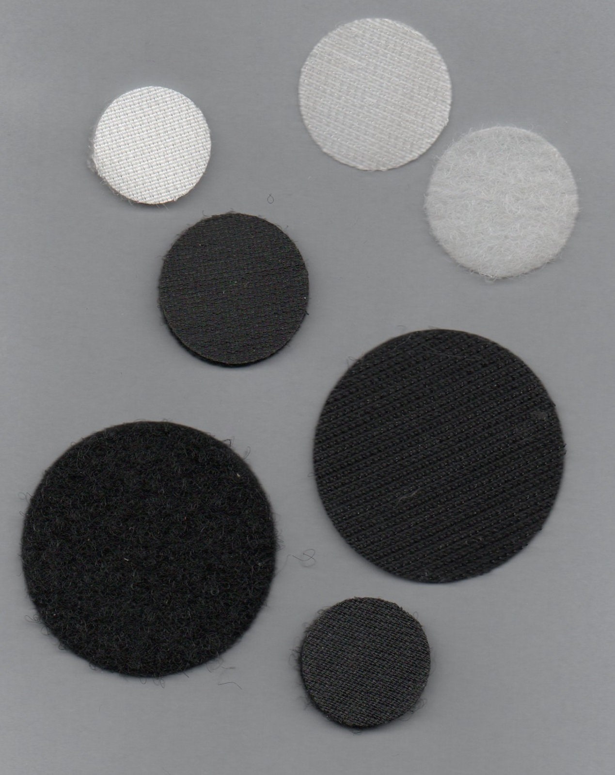 VELCRO® Brand Stick On Mini Dots Black 15 x 16 mm