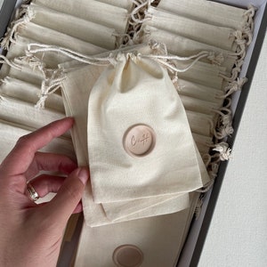 Sacchetti vuoti in cotone con sigilli di cera personalizzati/sacchetti in cotone di riso/sacchetti per confetti per matrimonio e battesimo