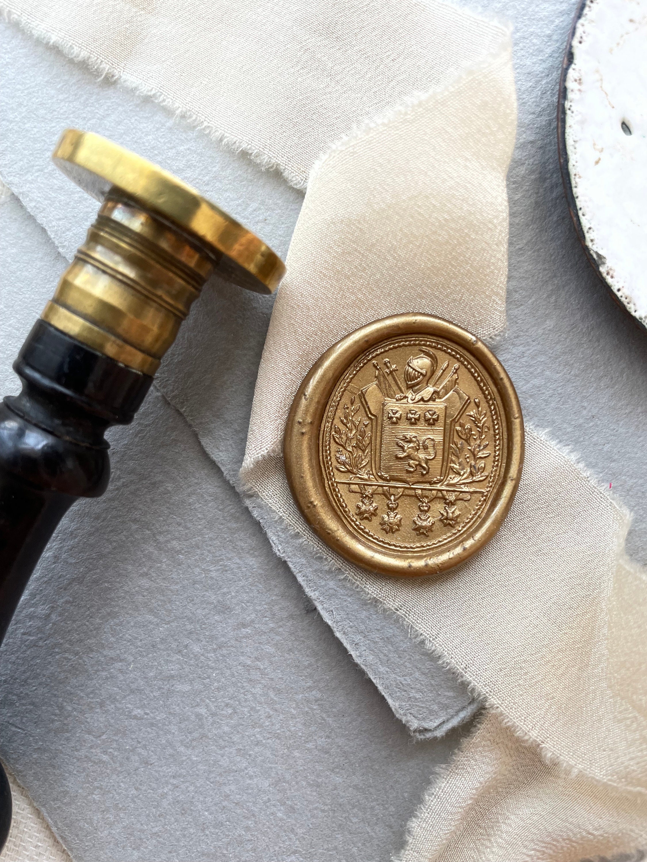 Wax Seal Kit with Melting Glue Gun and 10pcs Champagne Gold Wax Seal Sticks  t