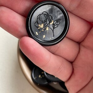 Blooming poppy Self Adhesive wax seal with gold, copper or silver flakes 画像 5