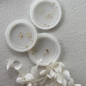 Vellum Self Adhesive wax seal with gold flakes
