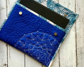 Tablets sleeve, cover iPad, Tablet or Reader Cases, Cover iPad or tablets, quilted Clutch for iPad, laptop bag