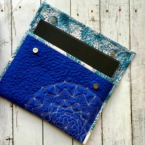 Tablet-Hülle, Hülle iPad, Tablet- oder Reader-Hülle, Hülle iPad oder Tablets, gesteppte Clutch für iPad, Laptoptasche, Tech-Zubehör Laptop