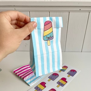 Geschenktüten mit Eis am Stiehl Aufkleber für Kindergeburtstag, Partytüten aus Old School Papier mit Streifen, Sommer Geburtstag Mitgebsel