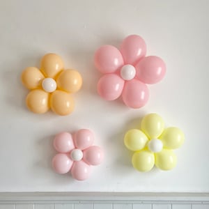 Daisy made of balloons, daisies balloons for the wall, living room, girl fairy birthday, DIY flower set made of balloons