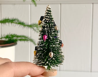 Sapin de Noël avec guirlandes lumineuses, accessoires de porte de lutin, décorations de Noël, décorations de forêt de lutins, décorations de table de Noël, éléments pour calendrier de l'Avent