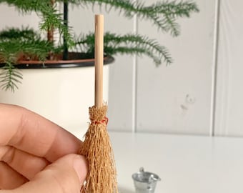 Broom miniature, gnome door accessories, gnome broom mini, Christmas gnome decoration, dollhouse broom