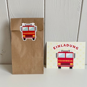Feuerwehr Kindergeburtstag Einladungen mit Geschenktüten, Text auf deutsch, Feuerwehrauto Aufkleber, stabilen Kraftpapier Partytüten