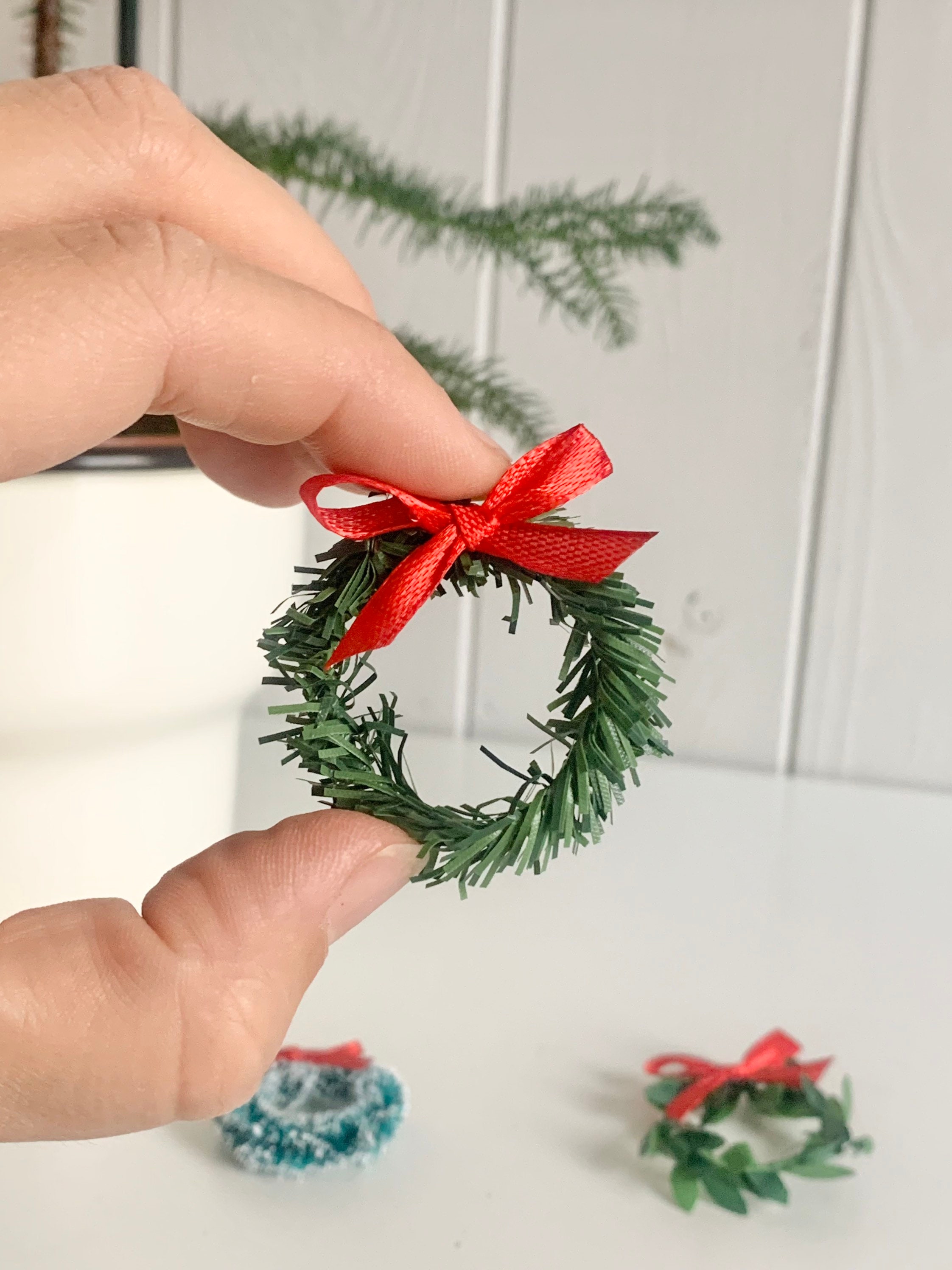 Couronne de Noël Accessoires Porte Gnome Miniatures, Décoration Amusante Pour La Chambre Des Enfants