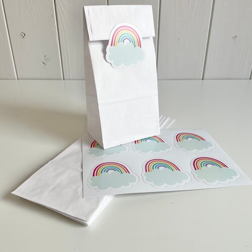 Bolsas de papel con pegatinas de arcoíris para cumpleaños infantiles, bolsas de regalo para envolver dulces, recuerdos de fiesta y regalos para fiestas.