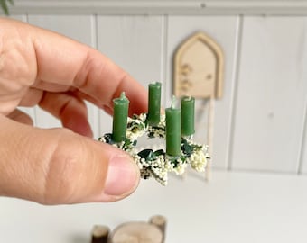 Advent wreath made of boxwood with berries and GREEN candles, Secret Santa door accessories, Christmas decorations, miniatures, children's Christmas, Secret Santa magic