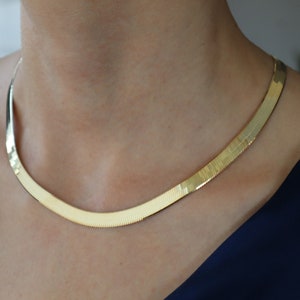 14K gouden platte slangenketting / dikke slang zilveren choker / dikke visgraatketting / 925 sterling zilver / gouden ketting / kerstcadeau afbeelding 1