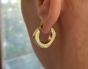 Solid Gold Diamond Shape Hoops (PAIR)- 14K Gold square earrings- Tube hoops- 14 ct Solid Gold Engraved hoop earrings- Christmas
