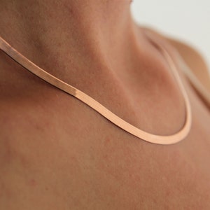 18 K gouden slangenketting / gouden choker / Hoge kwaliteit platte slangenketting / gouden ketting / 925 Sterling Zilver / gouden ketting / kerstcadeau afbeelding 6