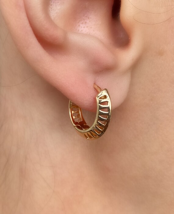Geometric Gold Medium size Hoop Earrings (PAIR) Cage Huggies- Chunky  Earrings Twisted Earrings- Brass jewelry - Main Image