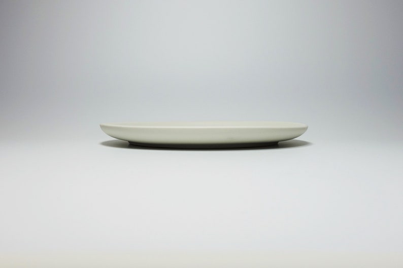 Farbige Porzellanteller mit einem Durchmesser von 18 cm, Frühstücksteller Bild 3