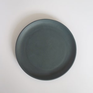 Farbige Porzellanteller mit einem Durchmesser von 18 cm, Frühstücksteller Bild 10