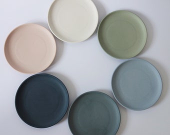 Small porcelain plate Color 14.5 cm in different colours; bread plate and saucer