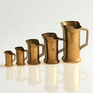 Solid Brass Measuring Cups – Dutch Vintage Set of 5 – 1940s Kitchen & Hearth Decor